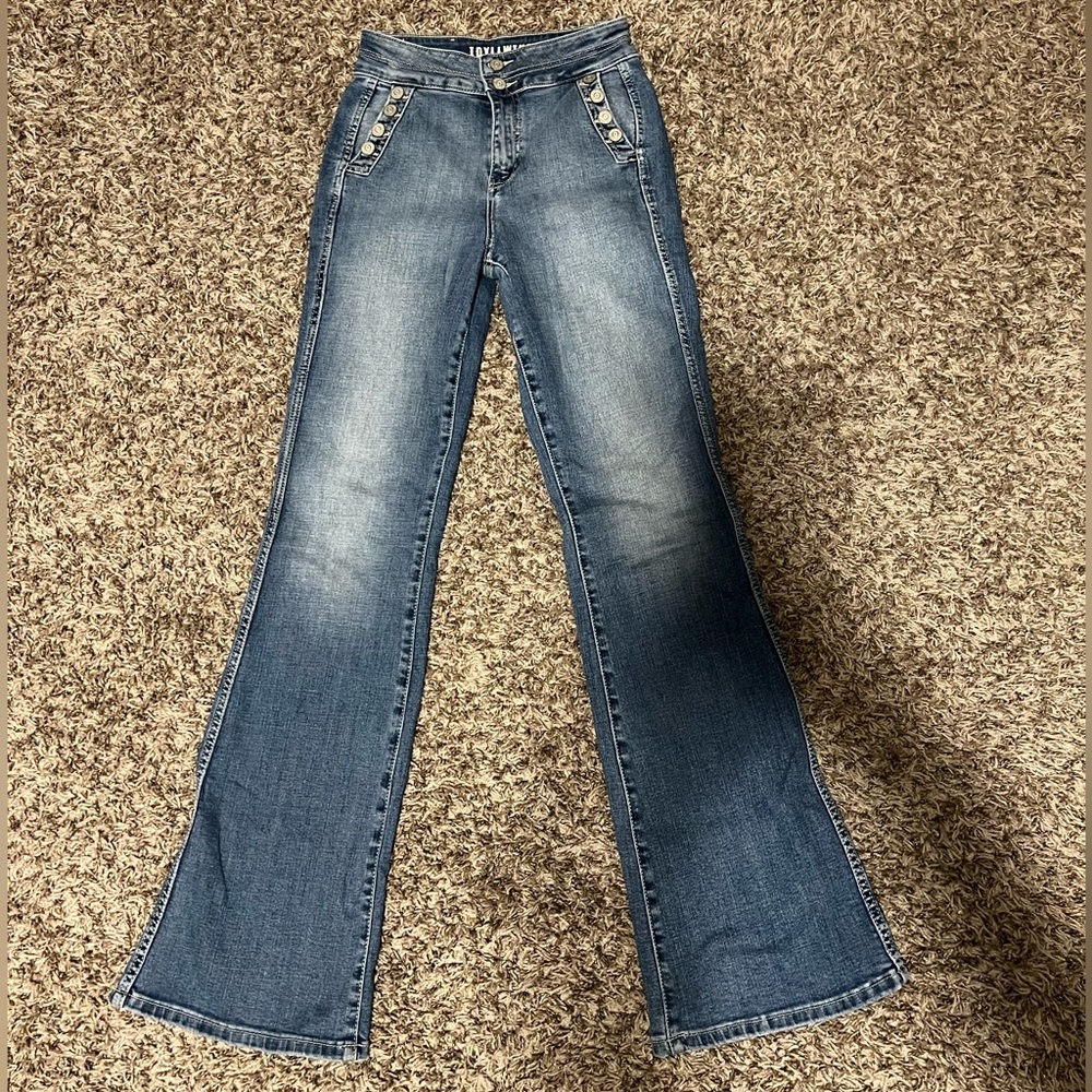Light blue wash high rise idyllwind jeans with cute buttons